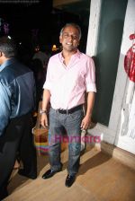 at the launch of WTF restaurant in Versova on 11th Nov 2010 (30).JPG